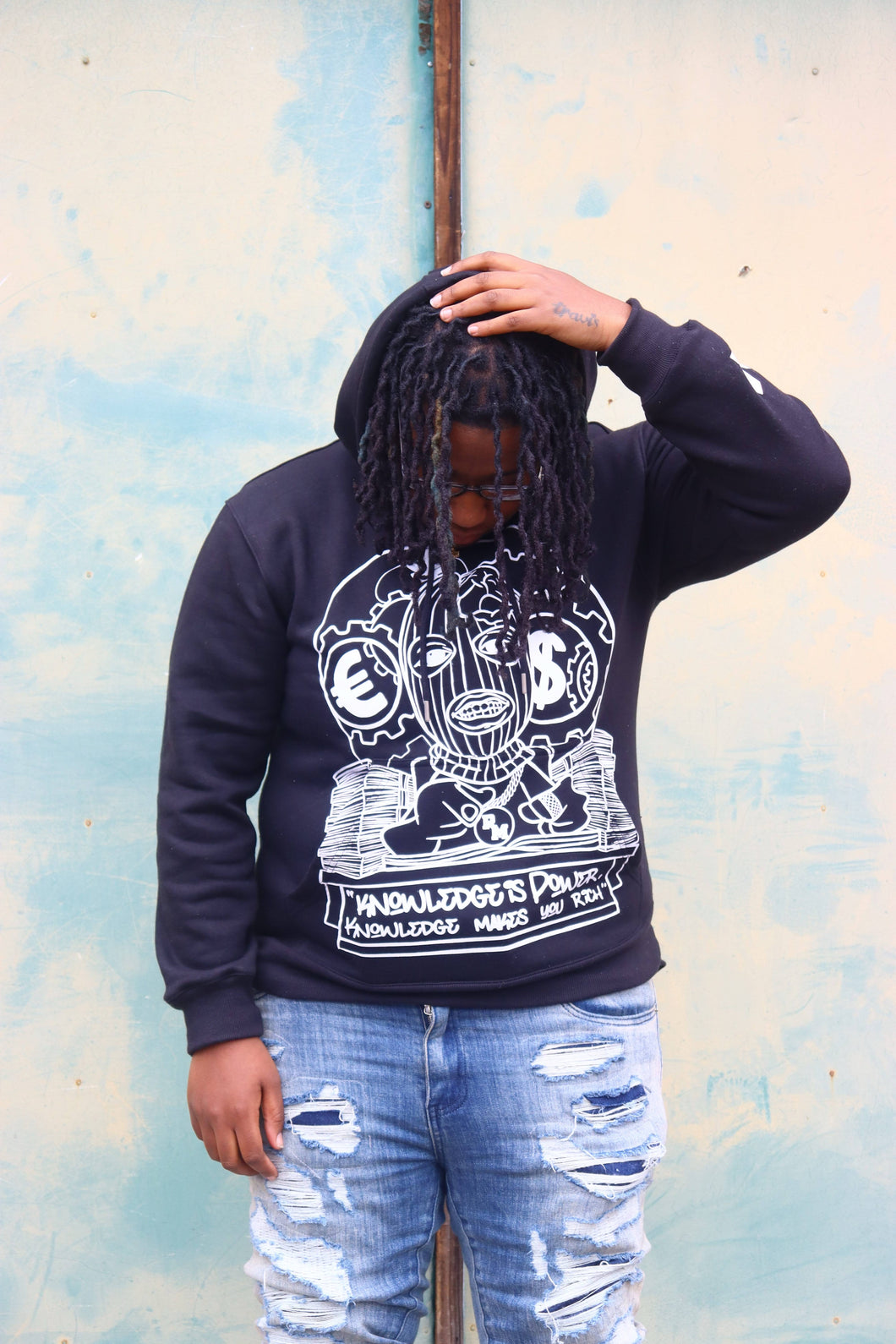 BLACK KNOWLEDGE HOODIE